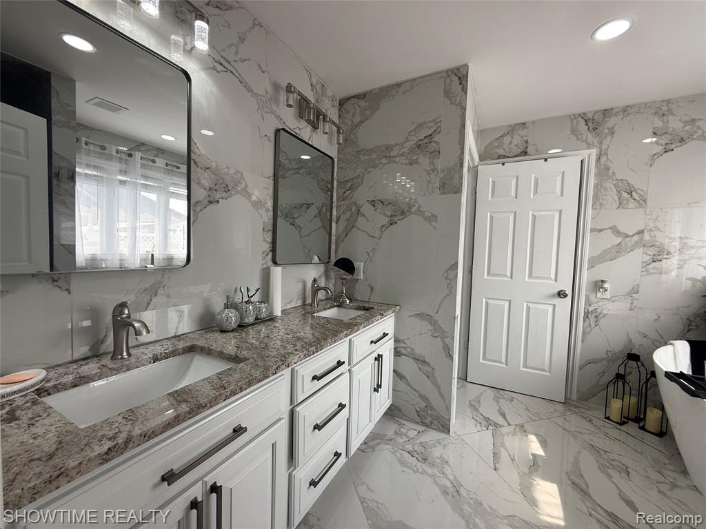 21523 Mackenzie Drive Property Photo 19