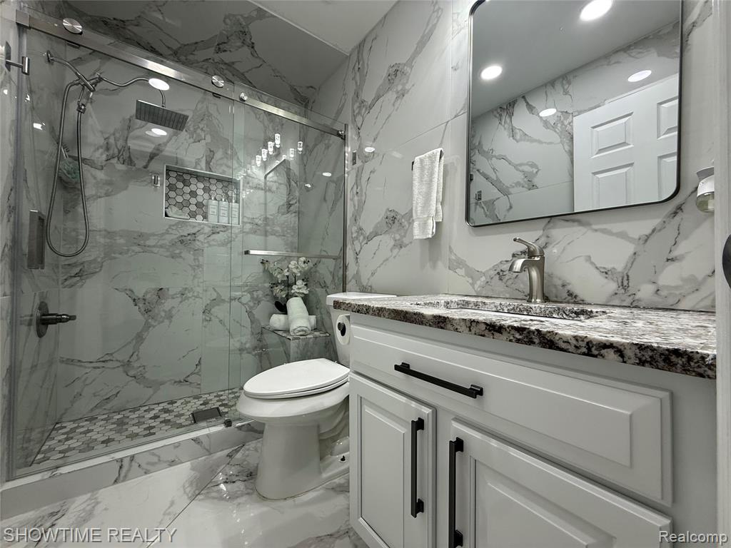 21523 Mackenzie Drive Property Photo 24