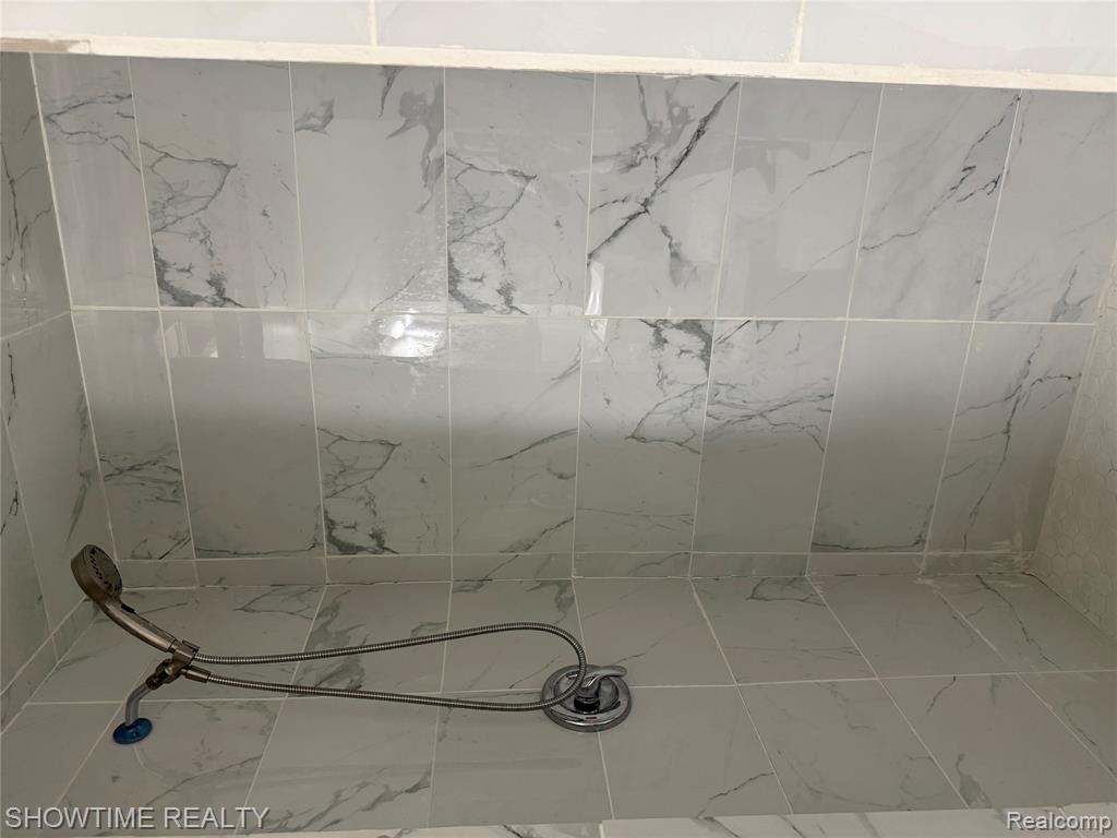 21523 Mackenzie Drive Property Photo 34