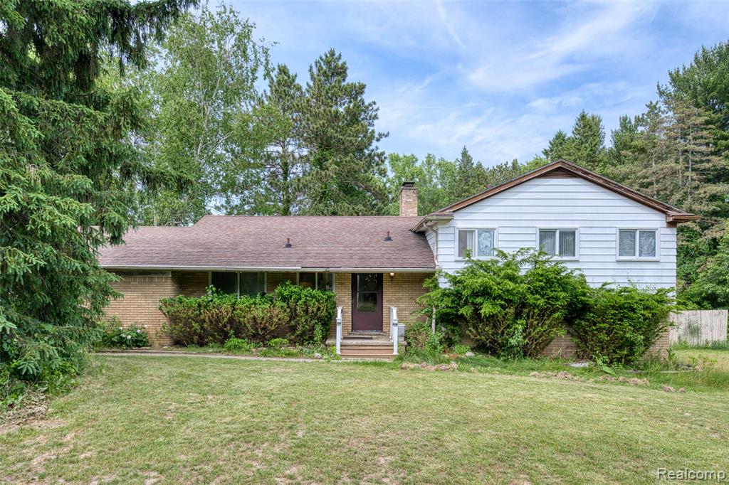3020 Glengary Road Property Photo 6