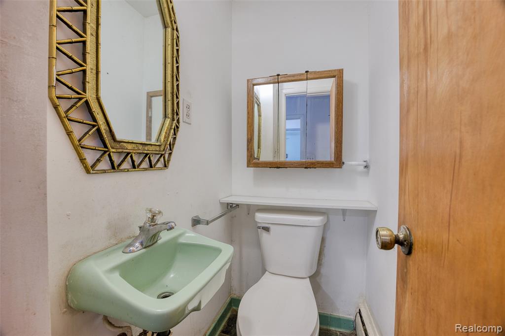 3020 Glengary Road Property Photo 15