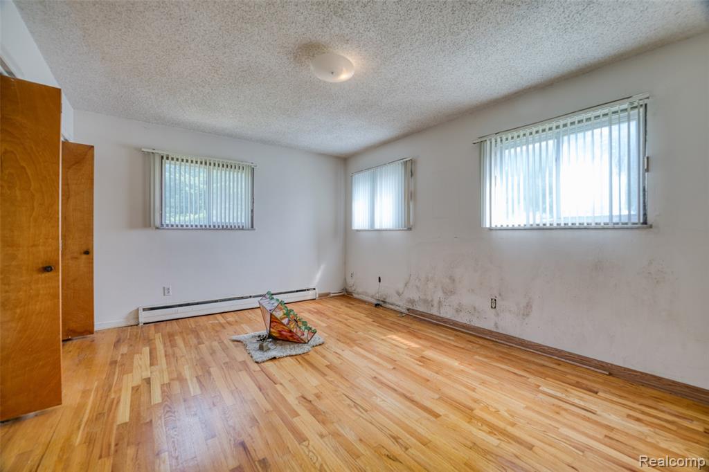 3020 Glengary Road Property Photo 17