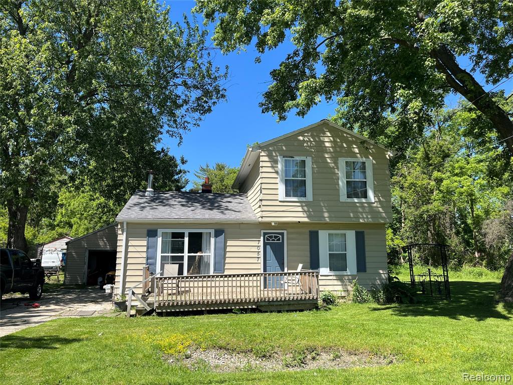7057 Lapeer Road Property Photo 1