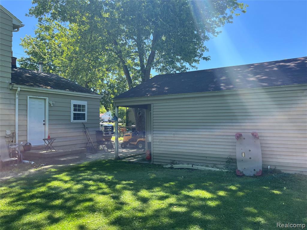 7057 Lapeer Road Property Photo 20