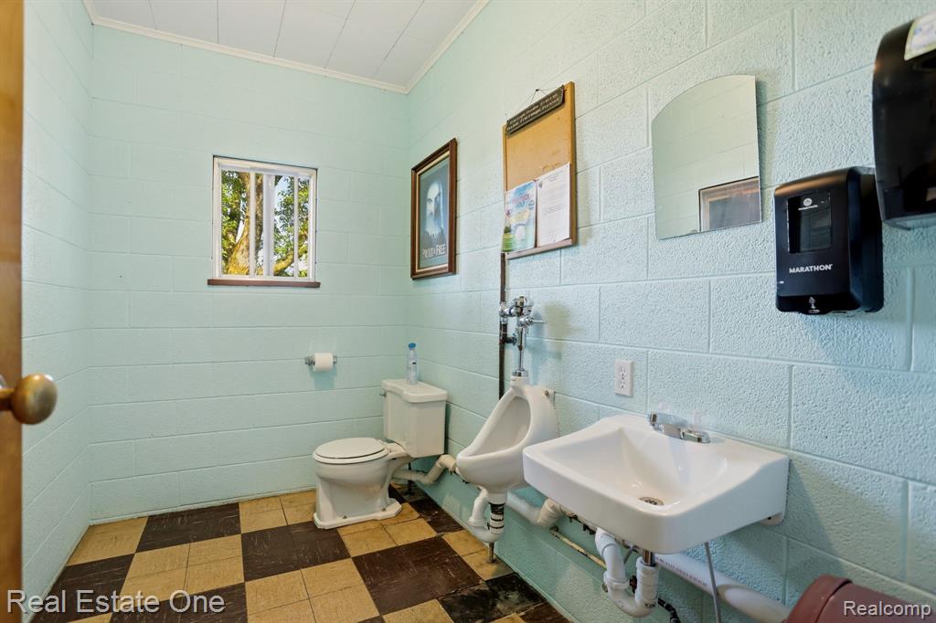 5848 Griggs Road Property Photo 21