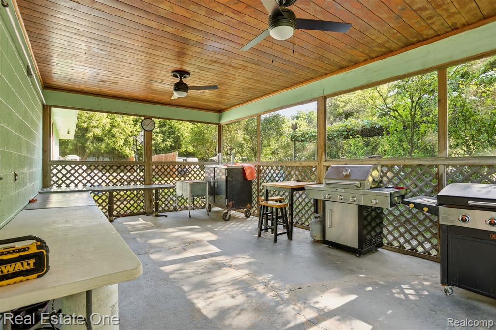5848 Griggs Road Property Photo 25