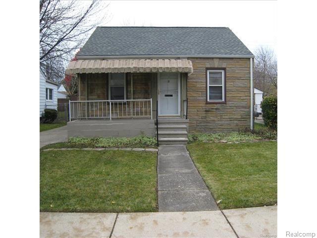 18556 Kenosha Street Property Photo 1