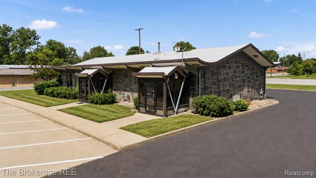 6093 Dixie Highway Property Photo 4