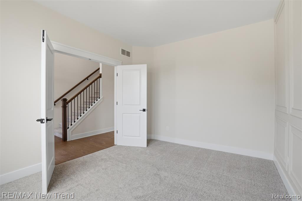 2100 Crested Butte Drive Property Photo 3