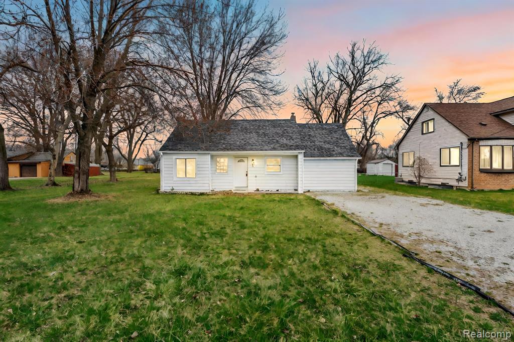 2121 Chesley Drive Property Photo 1