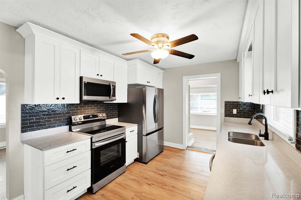 2121 Chesley Drive Property Photo 6