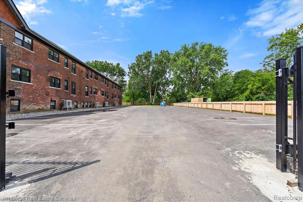 4735 Rohns #4a Street Property Photo 14