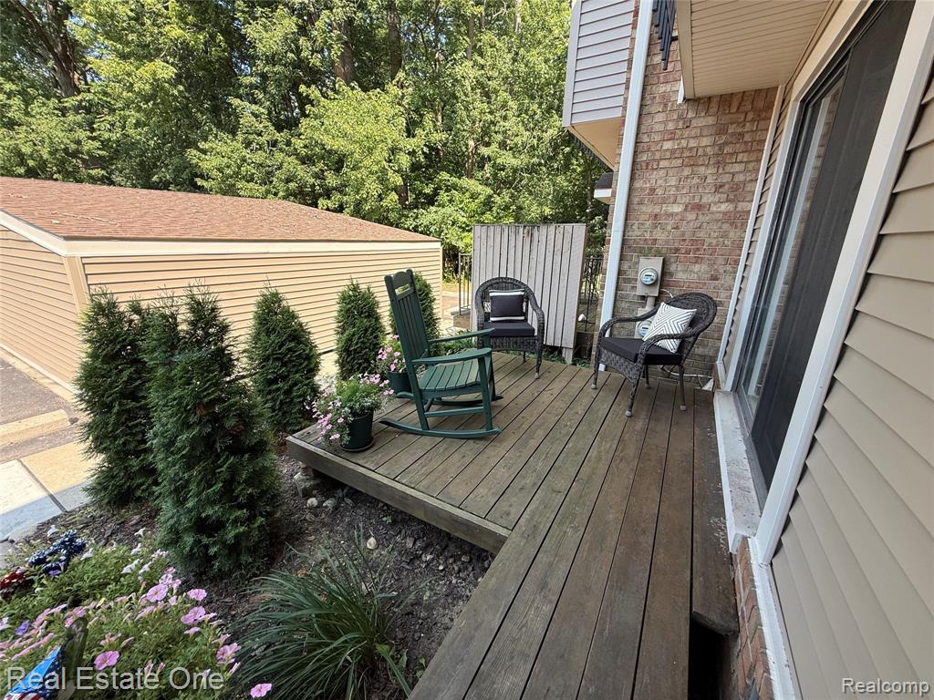 1403 Oakbrook Property Photo 2