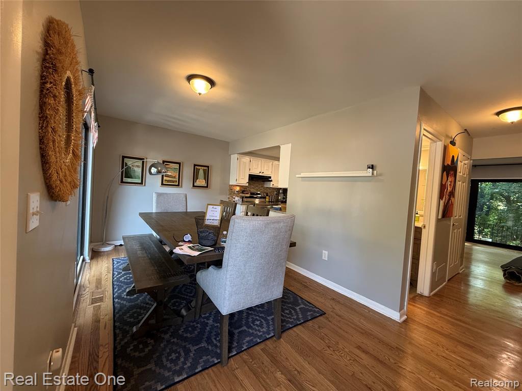1403 Oakbrook Property Photo 4