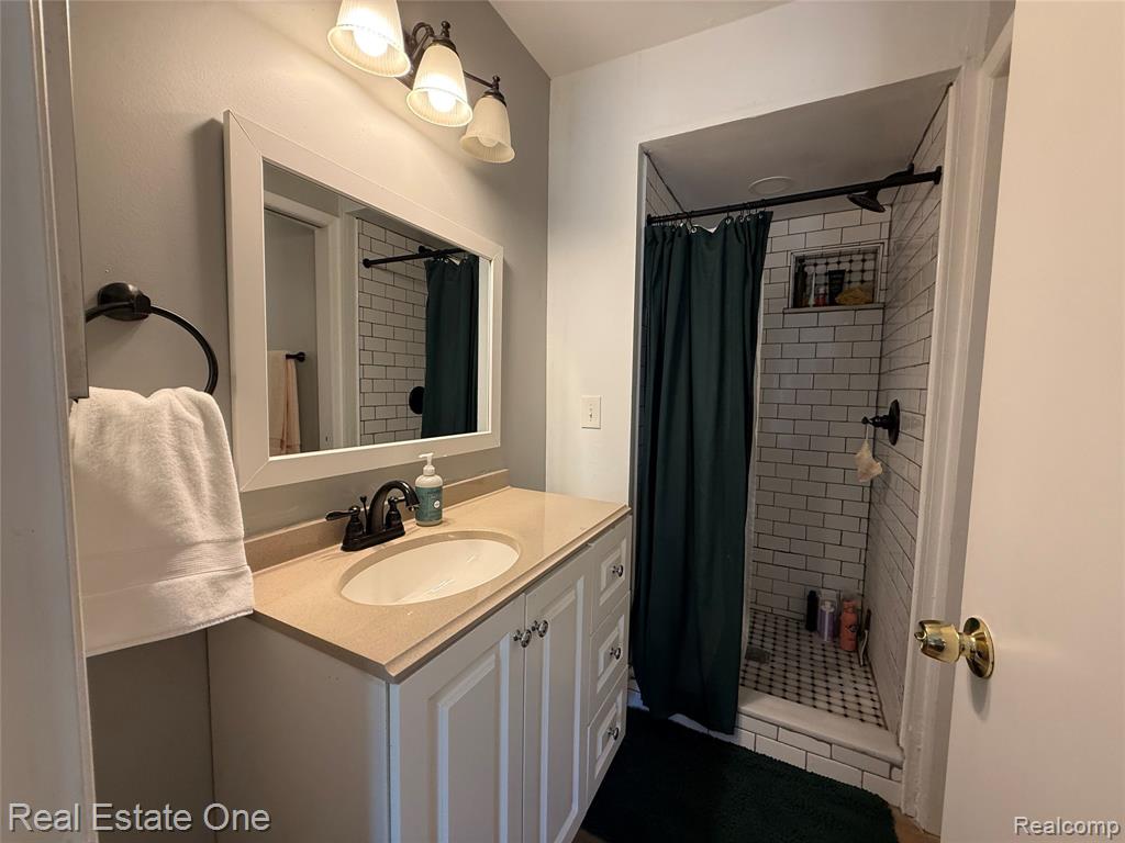 1403 Oakbrook Property Photo 10