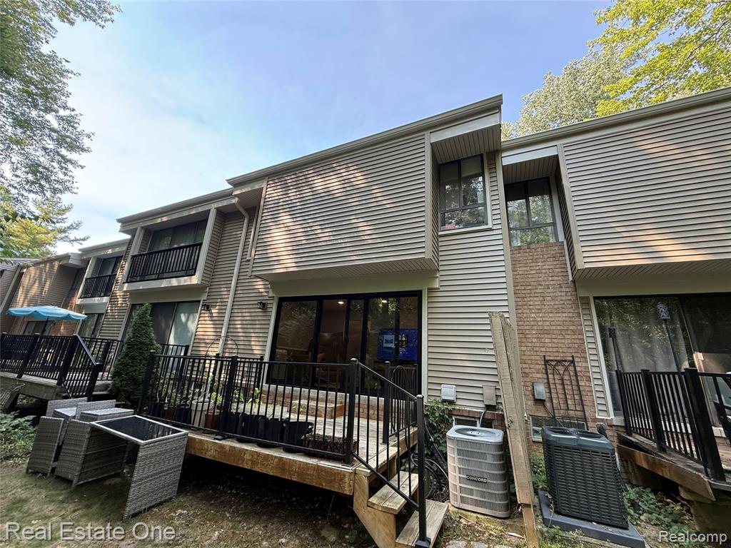 1403 Oakbrook Property Photo 16