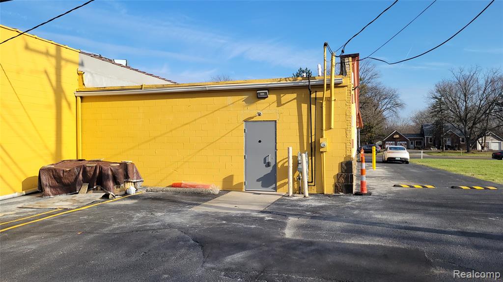 16749, 16755 & Middlebelt Road Property Photo 6