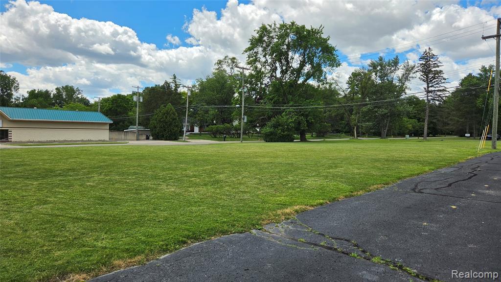 16749, 16755 & Middlebelt Road Property Photo 8