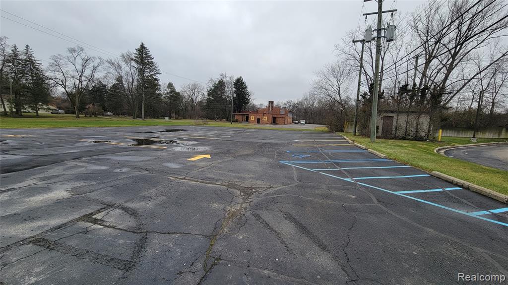 16749, 16755 & Middlebelt Road Property Photo 9