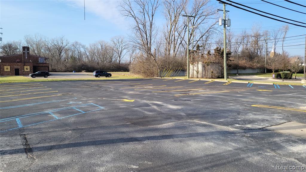 16749, 16755 & Middlebelt Road Property Photo 10