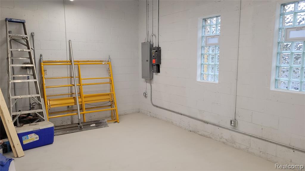 16749, 16755 & Middlebelt Road Property Photo 15