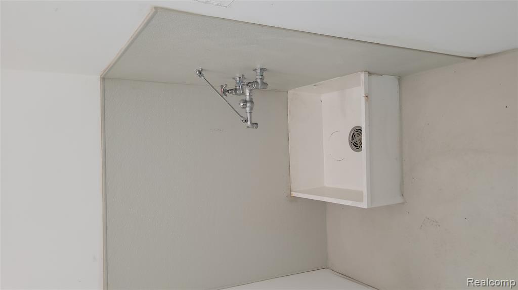 16749, 16755 & Middlebelt Road Property Photo 20