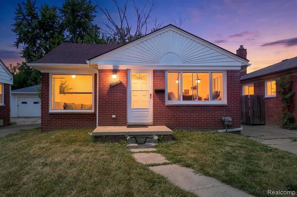 16821 E 8 Mile Road Property Photo 1