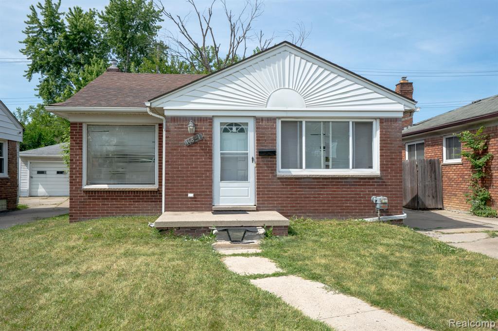 16821 E 8 Mile Road Property Photo 2