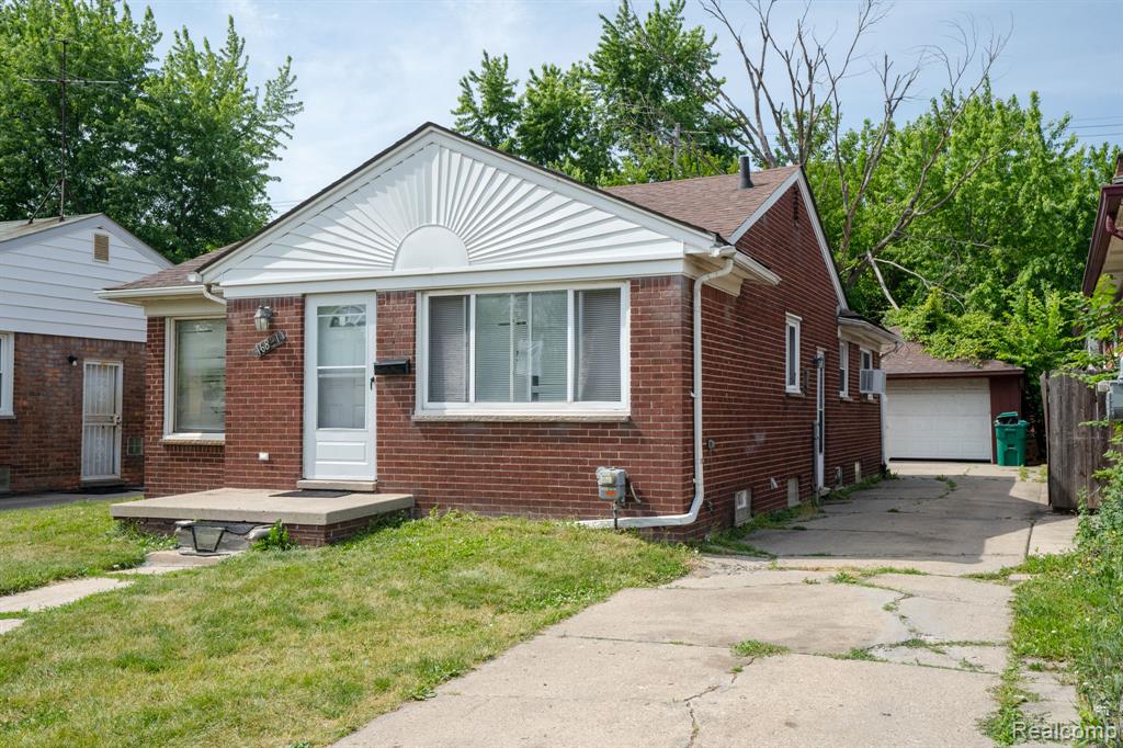 16821 E 8 Mile Road Property Photo 3