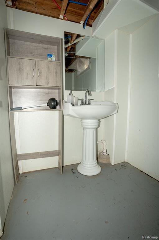 16821 E 8 Mile Road Property Photo 10