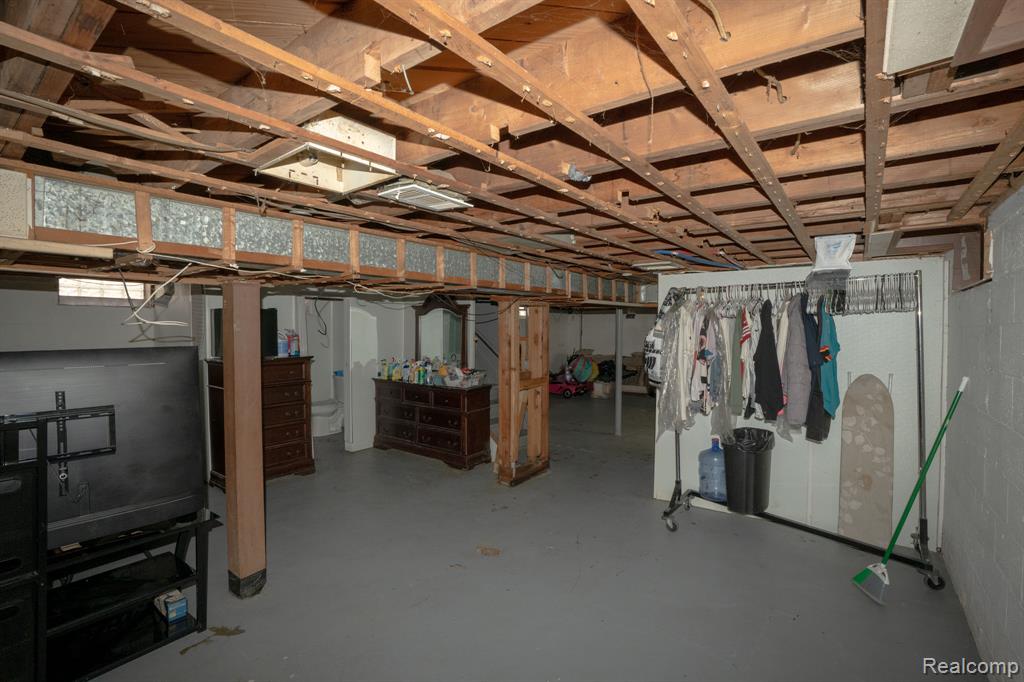 16821 E 8 Mile Road Property Photo 22