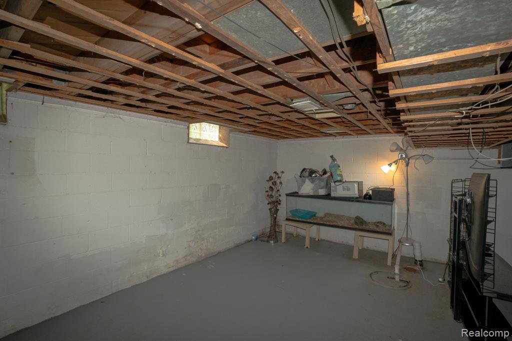 16821 E 8 Mile Road Property Photo 23