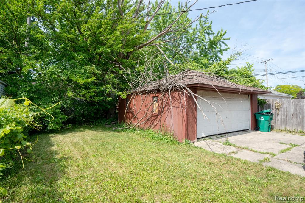 16821 E 8 Mile Road Property Photo 30