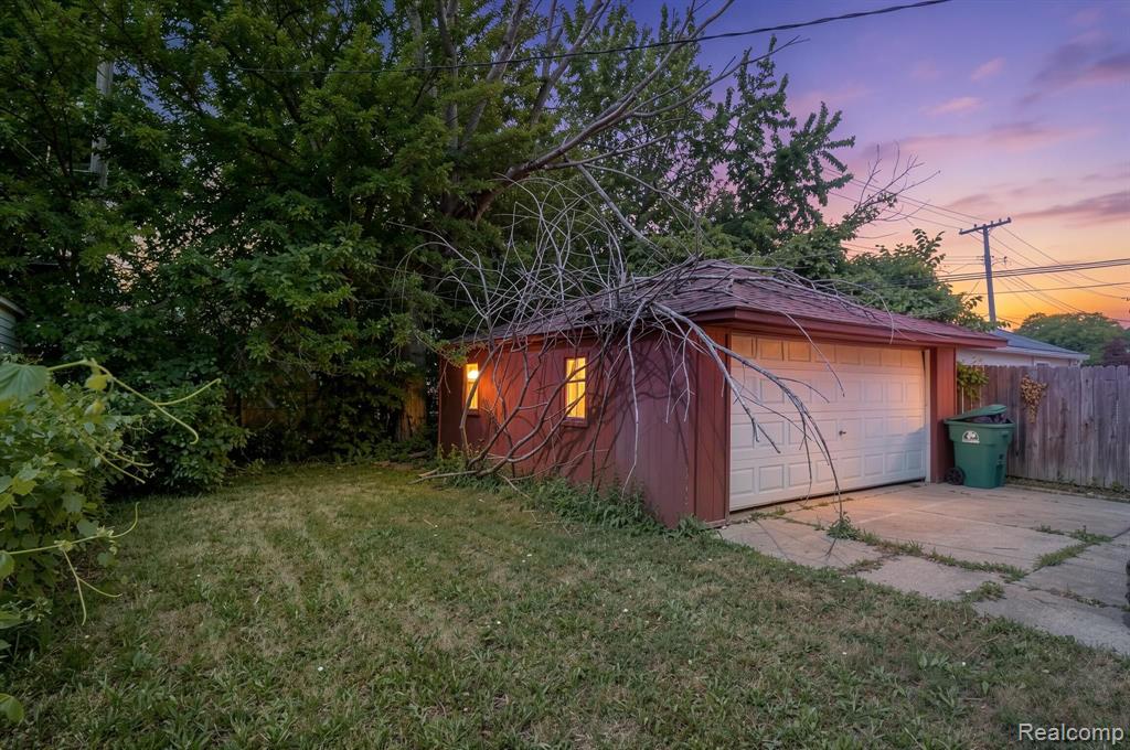16821 E 8 Mile Road Property Photo 31