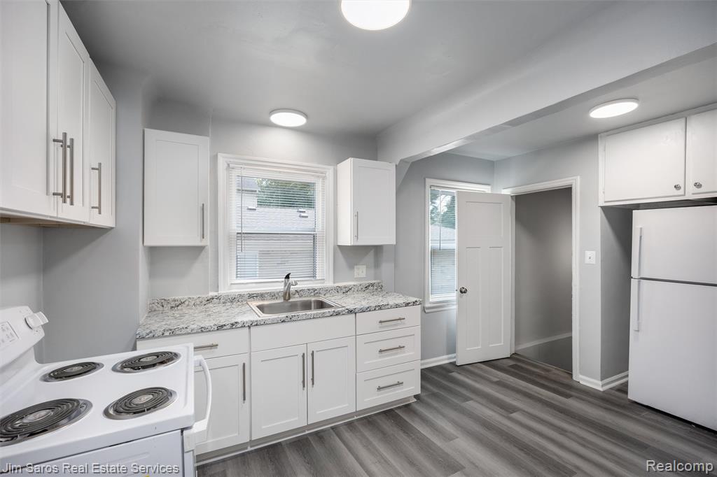 22911 Hayes Avenue Property Photo 8