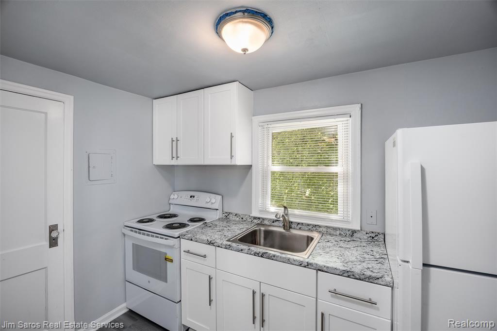22911 Hayes Avenue Property Photo 14