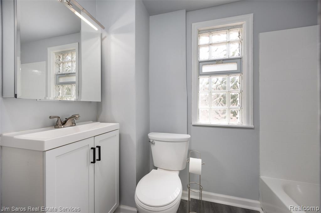 22911 Hayes Avenue Property Photo 17