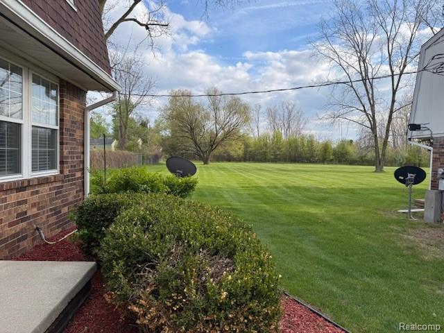 6351 Beechfield Drive Property Photo 3
