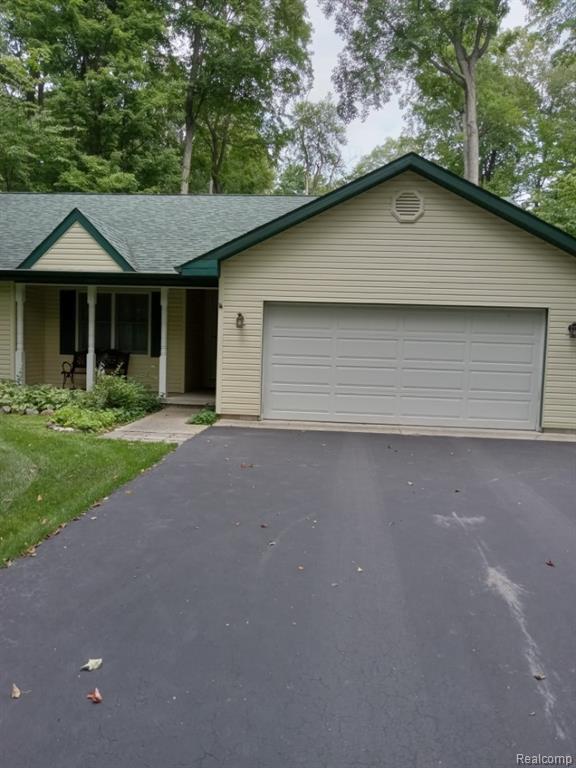 4405 S Hemlock Road Property Photo 1