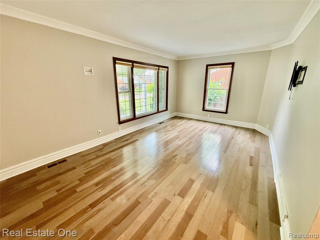 865 Grant Avenue Property Photo 9