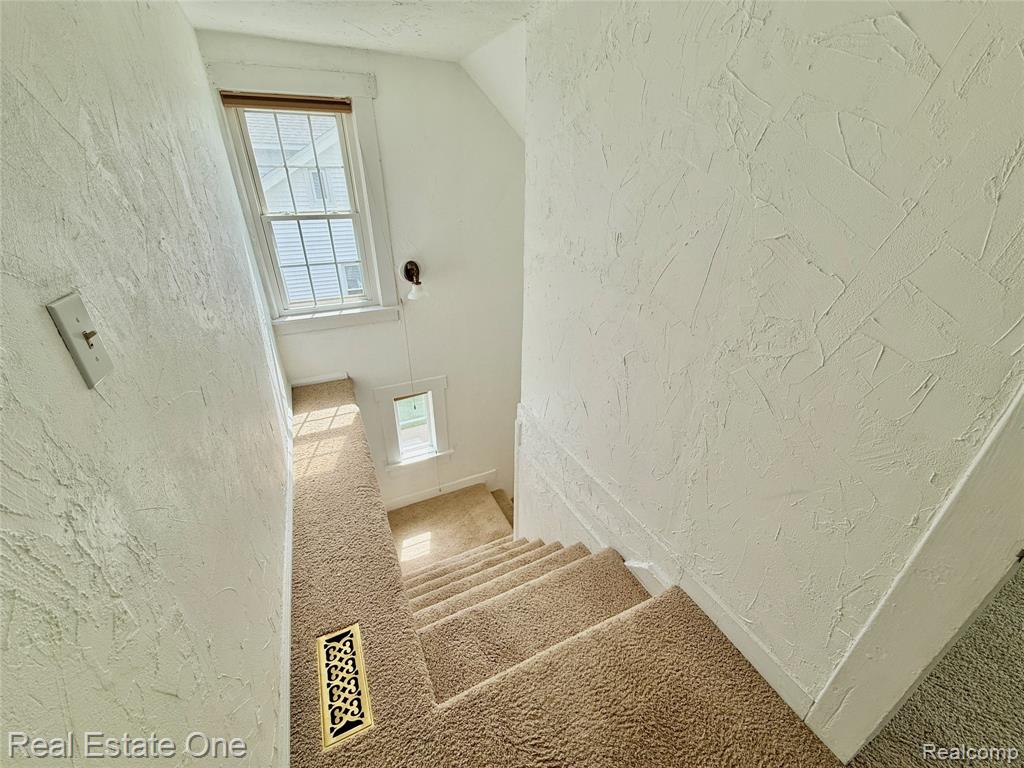 865 Grant Avenue Property Photo 32