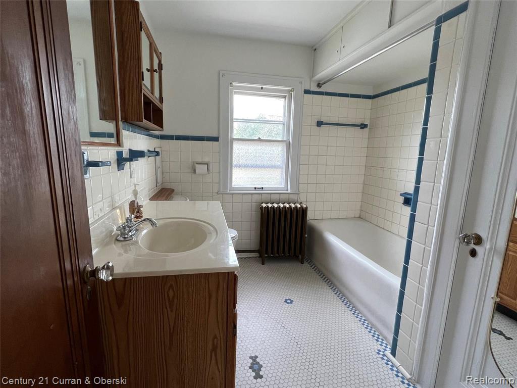 21507 Edna Street Property Photo 9