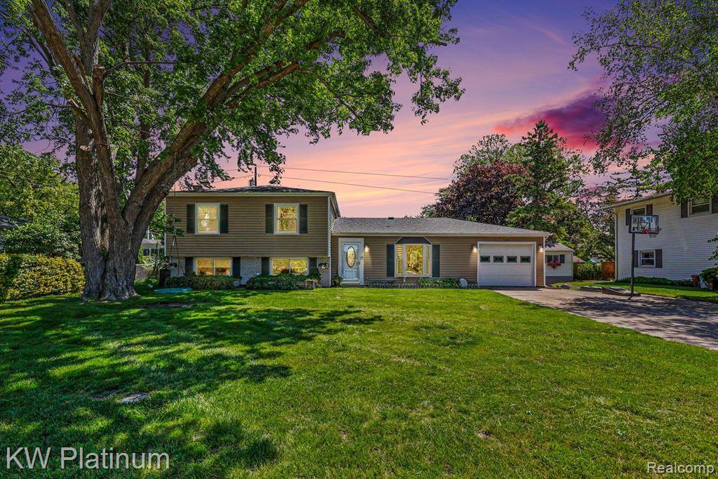 2346 Riverwood Drive Property Photo 1