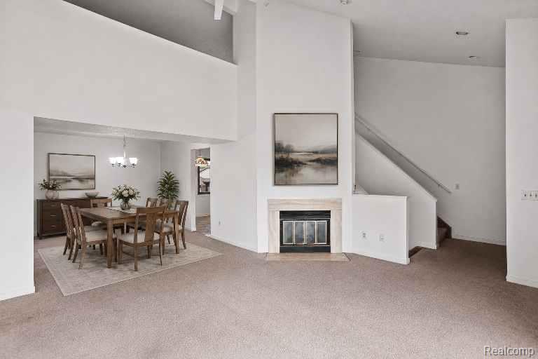 7147 Elmhurst Property Photo 4