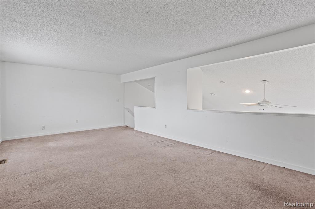 7147 Elmhurst Property Photo 17