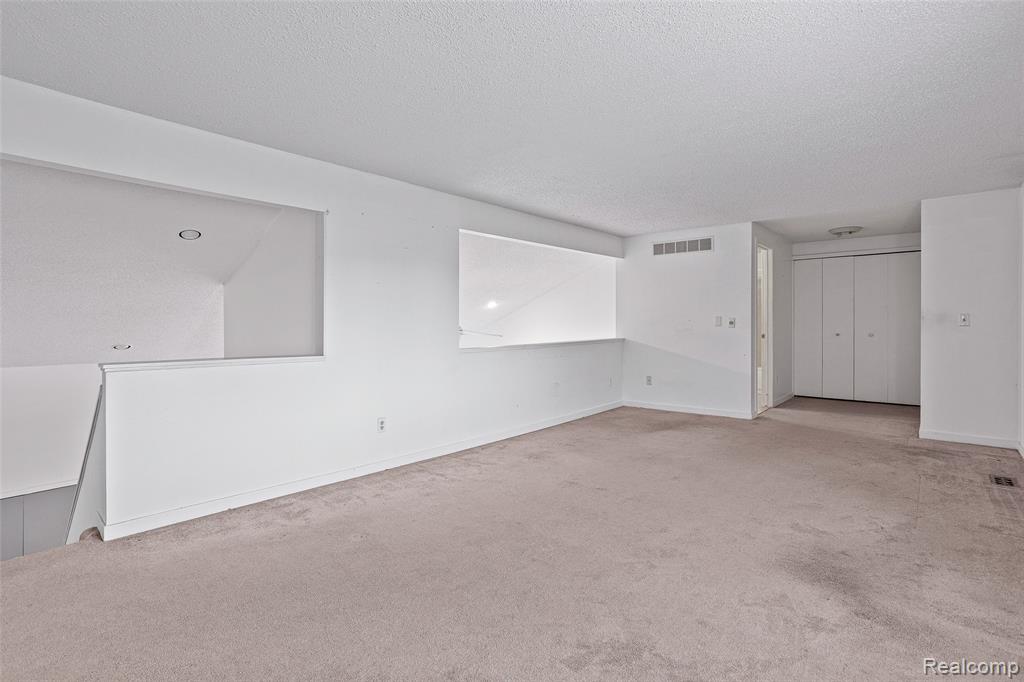 7147 Elmhurst Property Photo 19