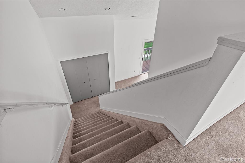 7147 Elmhurst Property Photo 21