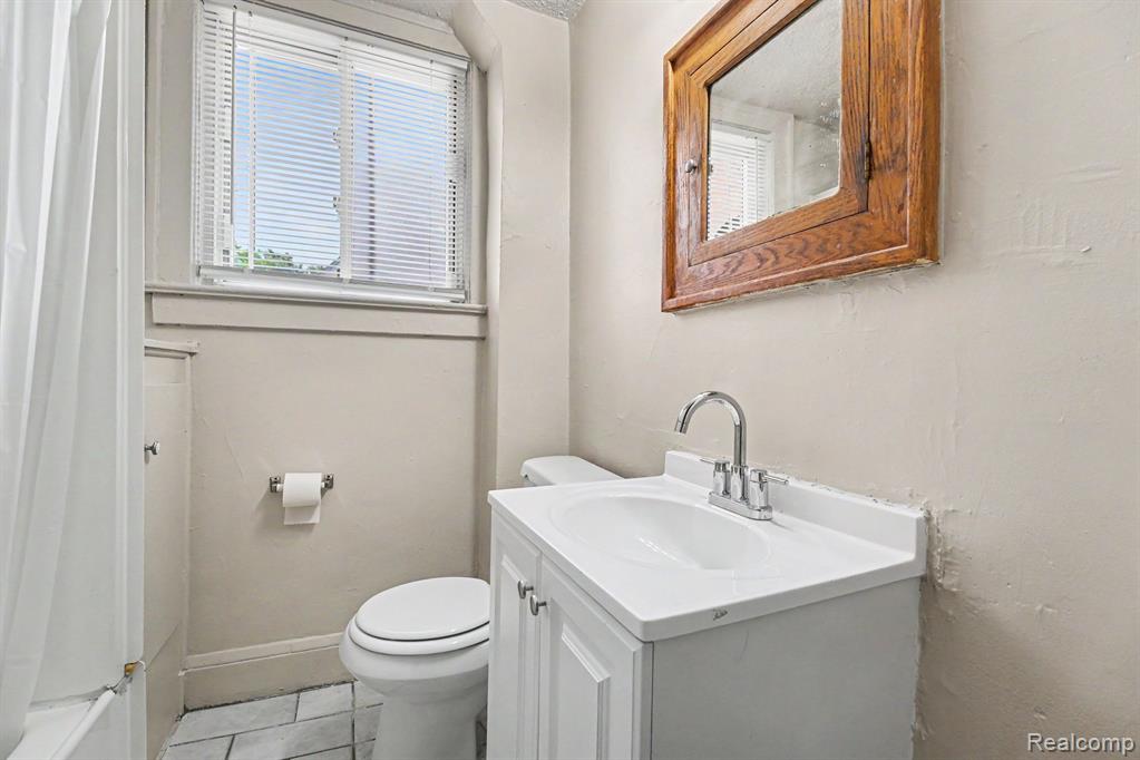 680 N Perry Street Property Photo 11