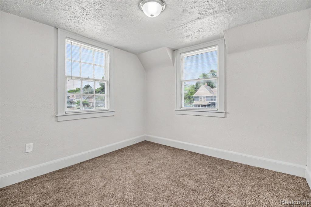680 N Perry Street Property Photo 12