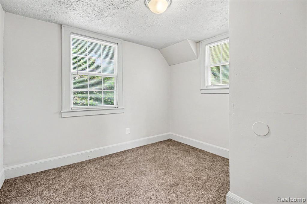 680 N Perry Street Property Photo 14